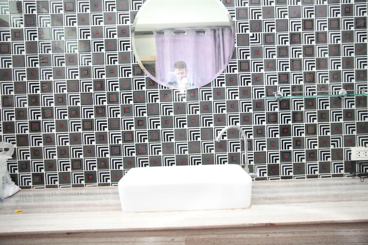 Interpartie Hotel (Adults Only) Bangkok Exteriör bild